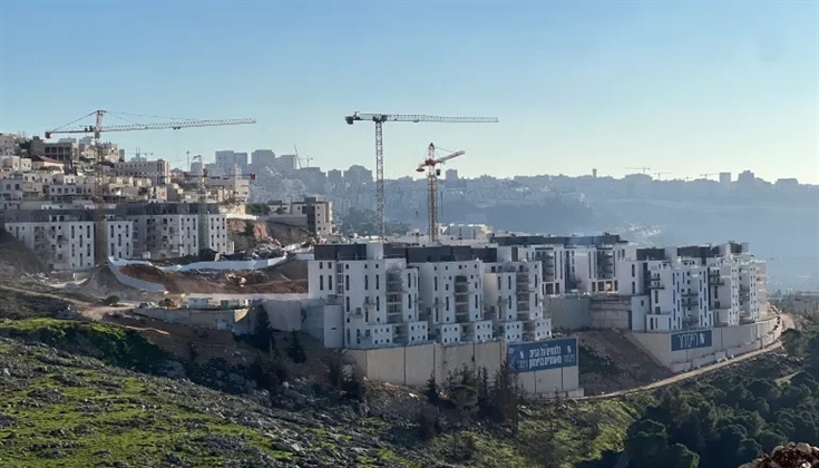 بقرار من سموتريتش.. تنفيذ مشاريع استيطانية ضخمة في قلنديا بالقدس