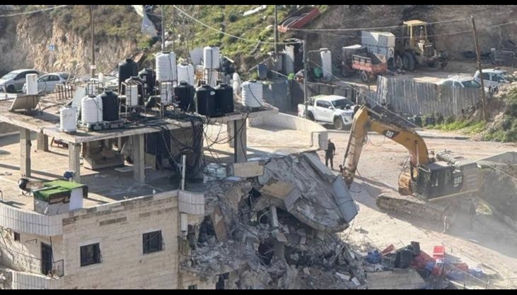 الاحتلال بهدم بناية تؤوي 13 عائلة بالقدس
