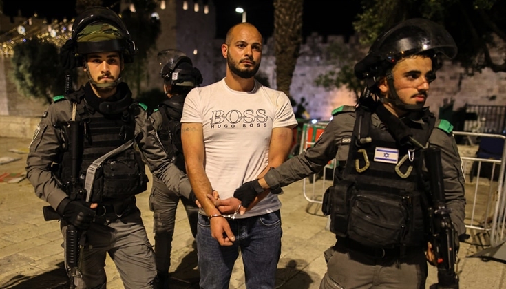 الاحتلال يبعد مقدسيَّيْن عن المسجد الأقصى