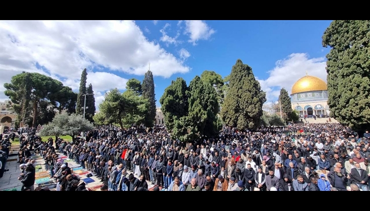 100 ألف مُصلٍّ يؤدون الجمعة الثانية من رمضان في المسجد الأقصى