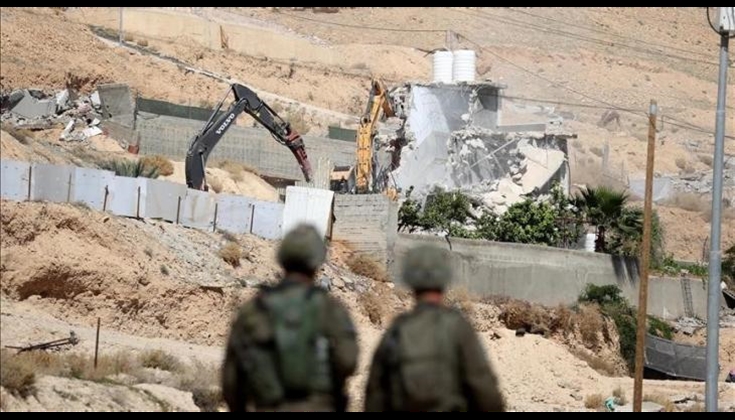 الاحتلال يجبر مقدسيًا على هدم منزله في بيت حنينا