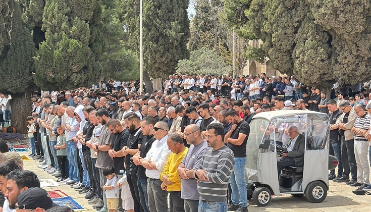 70 ألف مصلّ يؤدون صلاة الجمعة في الأقصى