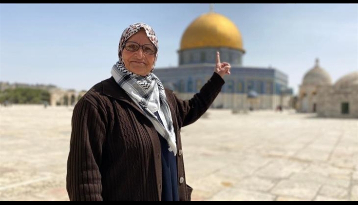 الاحتلال يجدد إبعاد المرابطة نفيسة خويص عن الأقصى