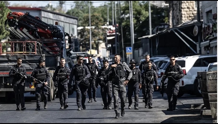 الاحتلال يفضّ حفل تخريج لطلبة جامعة القدس ويعتقل عددا منهم