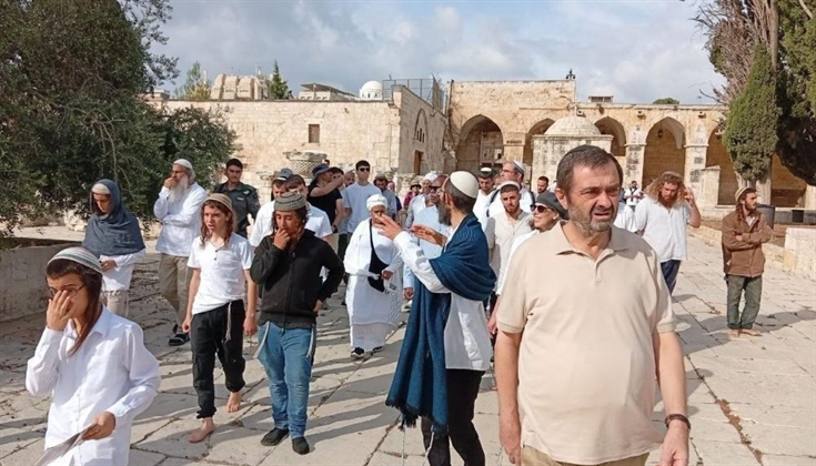 في رابع أيام "العُرش".. مستوطنون يقتحمون باحات الأقصى ويؤدون طقوس